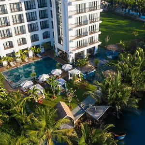 Shining Riverside Hotel & Spa
